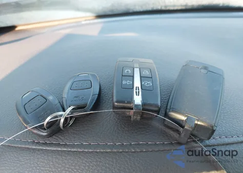 2011 Lincoln Mks z USA, uszkodzony, nr VIN 1LNHL9DR4BG609461